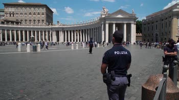 I fedeli tornano in Piazza San Pietro