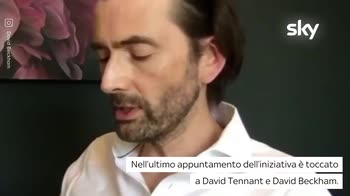 VIDEO David Beckham legge Harry Potter con David Tennant