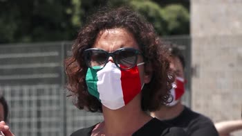 Roma, protesta delle Mascherine tricolori all'Eur. VIDEO