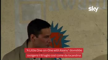 VIDEO Keanu Reeves mette all'asta una videochiamata