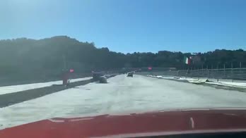 Genova, la prima auto attraversa il nuovo ponte -  VIDEO