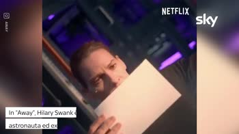 VIDEO Away, trailer della serie Netflix con Hilary Swank