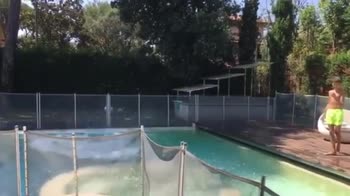 buffon parata piscina