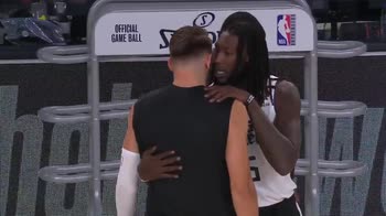 NBA: Montrezl Harrell chiede scusa a Luka Doncic