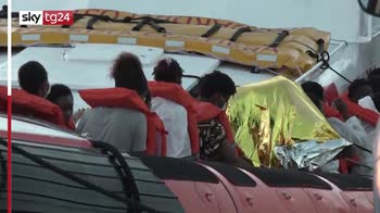 Nave Banksy, 49 migranti trasportati a Lampedusa