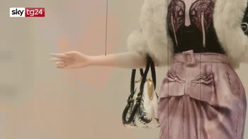 Fashion week, marionette sulla passerella digitale di Moschino