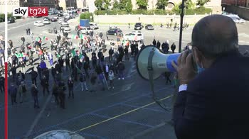 Dpcm, la protesta a Roma di NCC e bus turistici