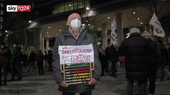 ERROR! centinaia in piazza a Milano, protesta contro Fontana