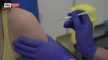 Covid, Aifa approva vaccino Astra Zeneca solo tra 18 e 55 anni