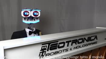 Sfida al pianoforte tra un umano e un robot
