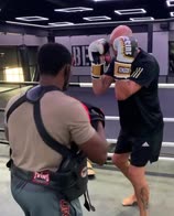 Walter Zenga si allena a boxe