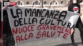 Covid, protesta a piazza del Popolo a Roma contro dad