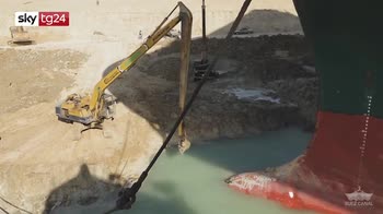 Suez, nave riorientata, canale prossimo alla riapertura