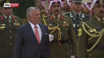 Giordania, il principe Hamzah sfida gli arresti domiciliari