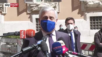 Tajani: per riaprire necessario vaccinazione di massa