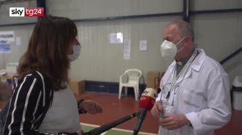 Mugello, don Maurizio prete vaccinatore