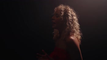 VIDEO - Ami presenta La maschera