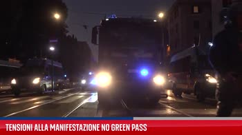 No Green Pass a Roma, tensioni alla manifestazione. VIDEO