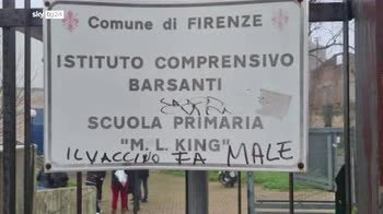 Firenze, camper per le vaccinazioni davanti a scuole