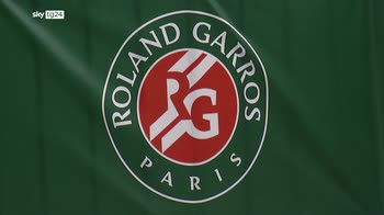 Djokovic accolto a Belgrado da eroe ma rischia il Roland Garros