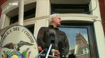 Assange, evitata per ora l'estradizione negli Usa
