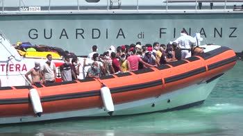 ERROR! Migranti, su barcone 7 uomini morti per ipotermia