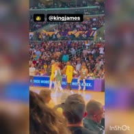 Douglas Costa ai Los Angeles Galaxy: intanto tifa i Lakers