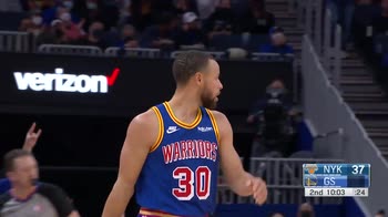 NBA, 35 punti di Steph Curry contro New York