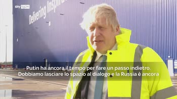 Ucraina, Johnson: "Siamo sull'orlo del precipizio"