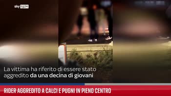 Roma, rider aggredito a calci e pugni