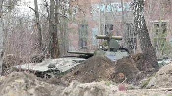 BBC annucnia che prosegue la trasmissioni, altri media lasciano Russia