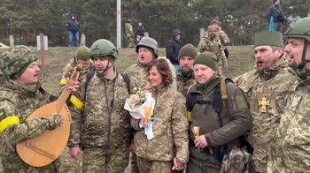 Guerra Ucraina, a Kiev matrimoni in tempo di guerra