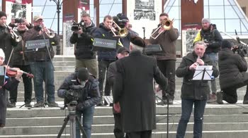 Ucraina, l'orchestra sinfonica di Kiev suona l'Inno alla Gioia a Maidan