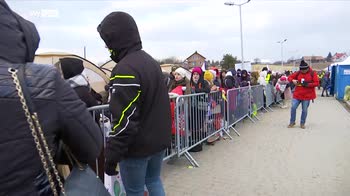 ERROR! Guerra Ucraina: live da confine polacco dell'inviata di Sky TG24 h1630