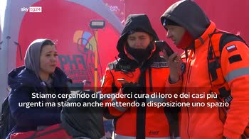 ERROR! guerra in Ucraina, centinaia di volontari al confine polacco