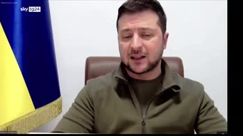 Zelensky: "1.300 nostri soldati sono rimasti uccisi"