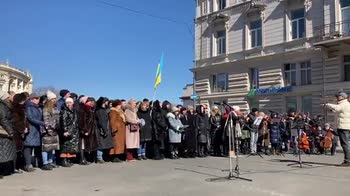 Ucraina, l'orchestra di Odessa suona il Va' Pensiero