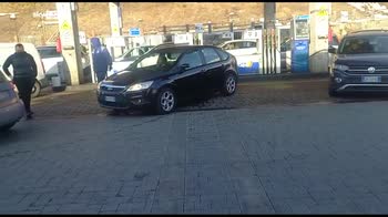 Caro benzina, � corsa al distributore meno caro oltre confine