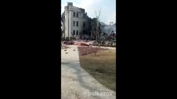 Ucraina, il teatro di Mariupol distrutto. VIDEO