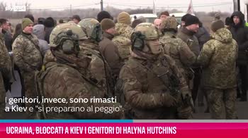VIDEO Ucraina, bloccati i genitori di Halyna Hutchins