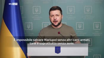 Zelensky: impossibile salvare Mariupol senza nuovi mezzi
