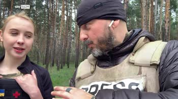 Ucraina, studentessa impegnata contro i sabotatori russi