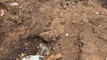 Ucraina, immagini dal cratere del missile lanciato dai russi