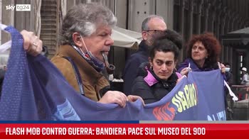 Milano, flashmob contro la guerra al Museo del 900