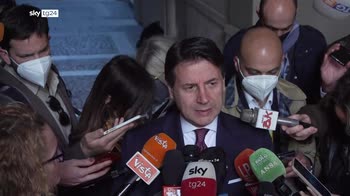 Conte: ci opponiamo ad invio armi, Draghi e Guerini in parlamento