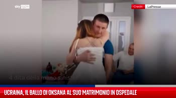 Ucraina, il ballo di Oksana al suo matrimonio in ospedale