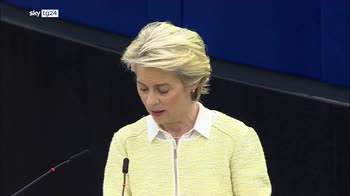 Von der Leyen: embargo totale petrolio russo entro 6 mesi