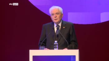 Mattarella: noi con l'Ucraina, in gioco futuro dell'Europa