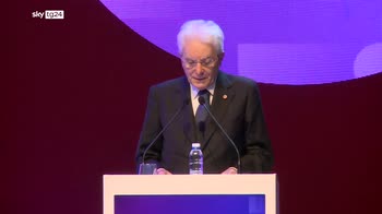 Mattarella: noi con l'Ucraina, in gioco futuro dell'Europa