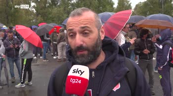 Taranto, lavoratori in sciopero contestano l'Ad